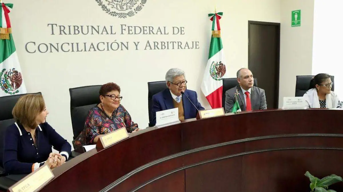 Firman convenio en materia de justicia laboral 